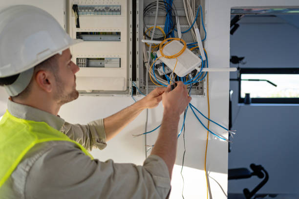 Best Affordable Emergency Electrician  in Dayton, OR